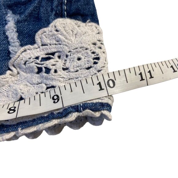 Amethyst Button Fly Embroidered Crochet‎ Pocket Distressed Denim Shorts Women 0 - Picture 11 of 15